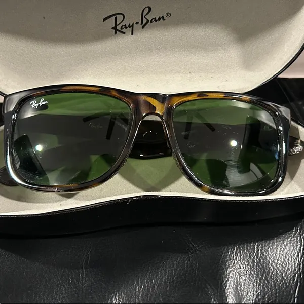 Ray-Ban Tortoise Frame Green Lens Sunglasses - Image 12