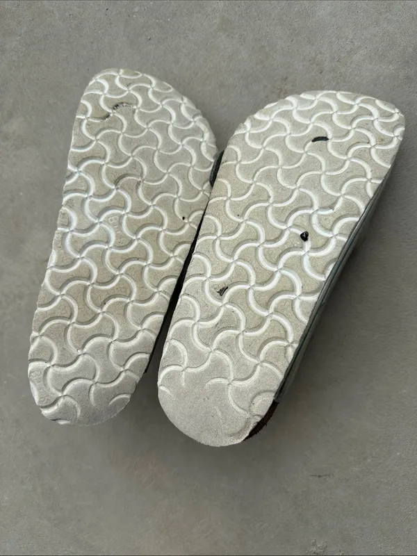 Birkenstock Arizona Silver Leather‎ Sandals size 6 - Image 4