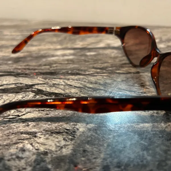 Tortoise Shell Sunglasses Brown - Image 5