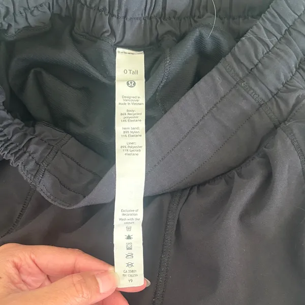 Lululemon Black Hotty Hot Shorts - Image 5