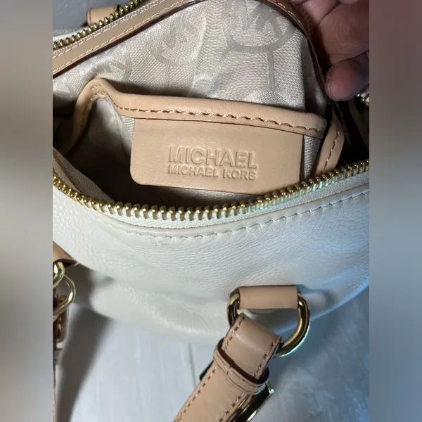 Vintage Michael Kors Cream Satchel with Gold Details - Image 7