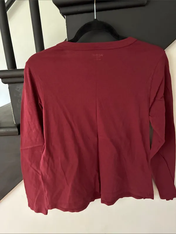Old Navy long sleeve tee - Image 2