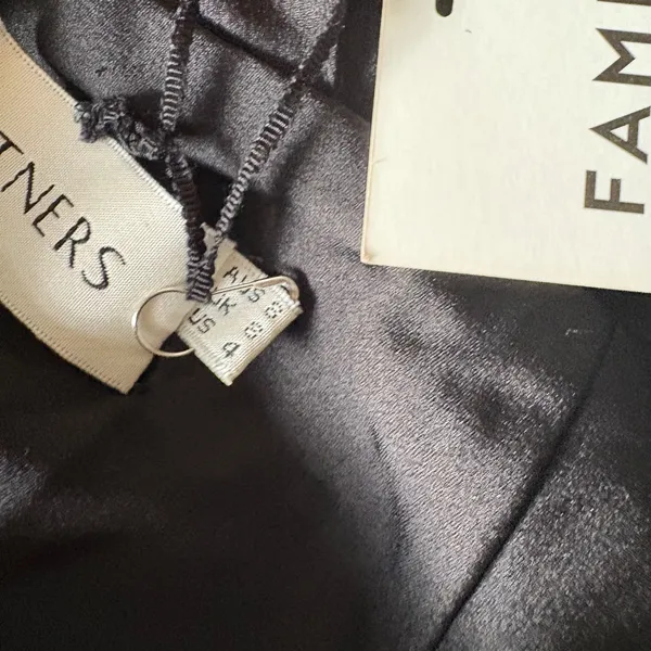 FAME‎ & PARTNERS Black Satin V Neck Maxi Dress Long Side slit formal Size 4 NWT - Image 7