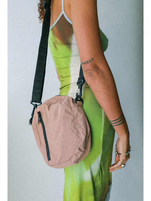 BAGGU Sport Crossbody Bag Brown Small Solid Zip Closure Adjustable Strap - Image 3
