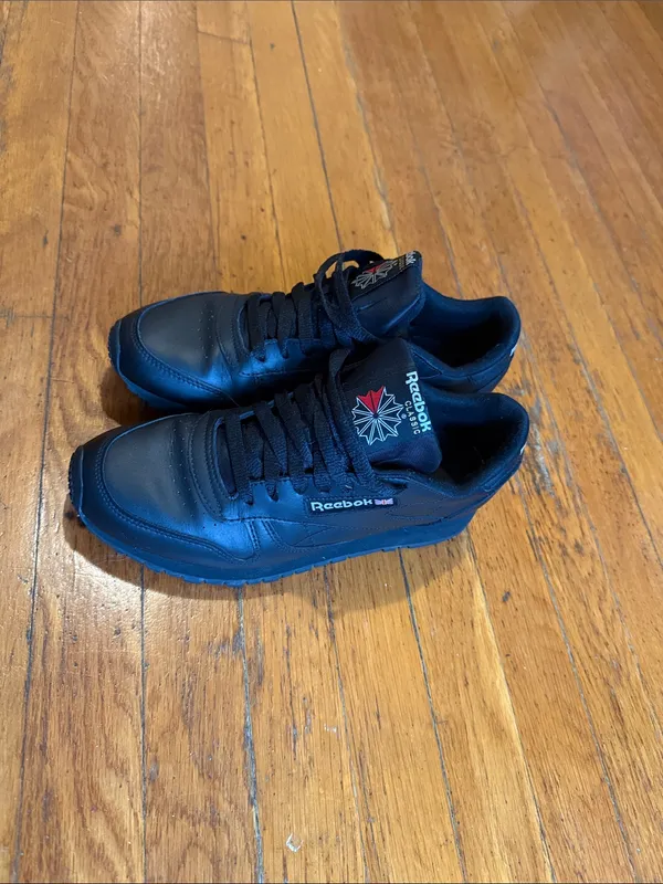 Reebok Women’s Classic Black Leather Sneakers Size 8 - Image 3