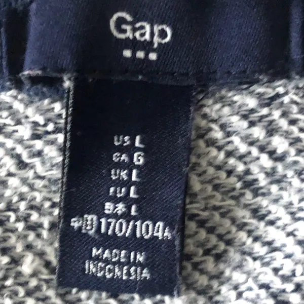 Gap women's logo crewneck sweatshirt. Large - Image 3