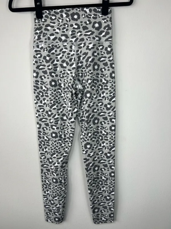 Offline by Aerie Goals 7/8 High Rise Leggings Gray Cheetah Yoga Pilates FLAW Sm - Image 6