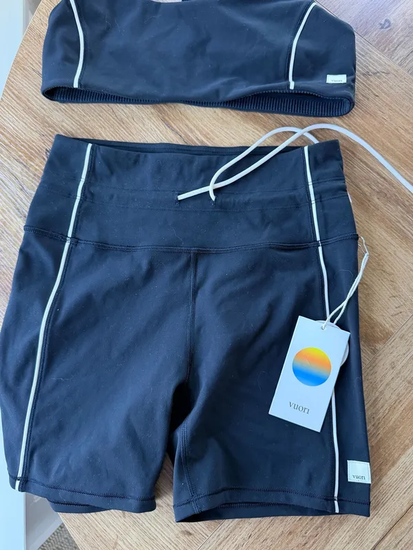 Vuori activewear set  - Image 4