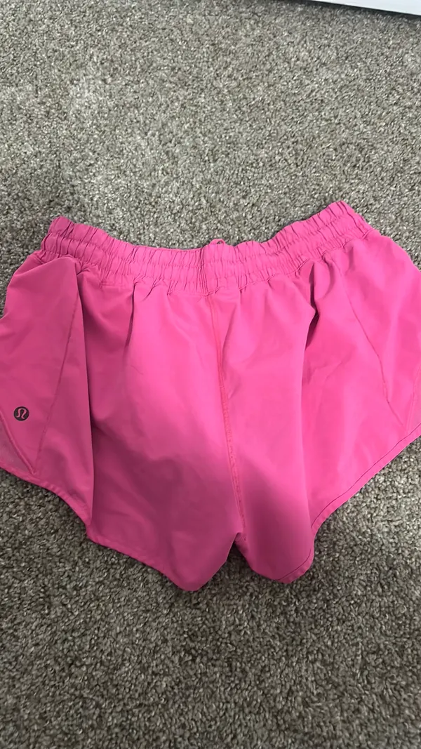 Lululemon Shorts Hotty Hot 2.5" - Image 2