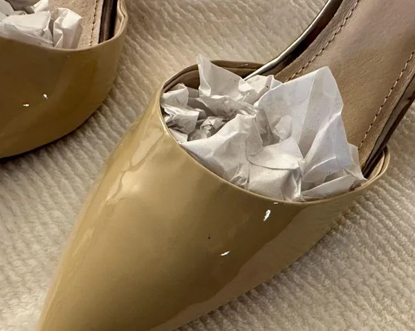 Louise et Cie Esperance Bisque Nude Patent Pointed Toe Pumps Size 9 - See Pics - Image 2