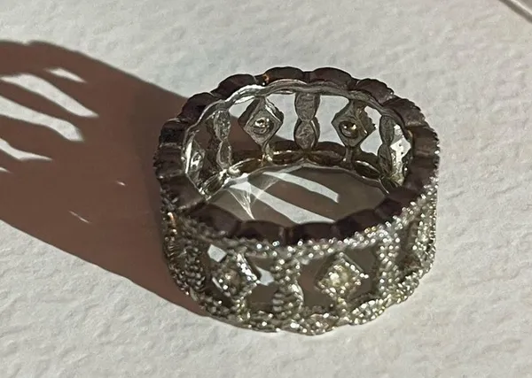 Vintage silver tone ring with rhinestones size 6.5 - Image 8