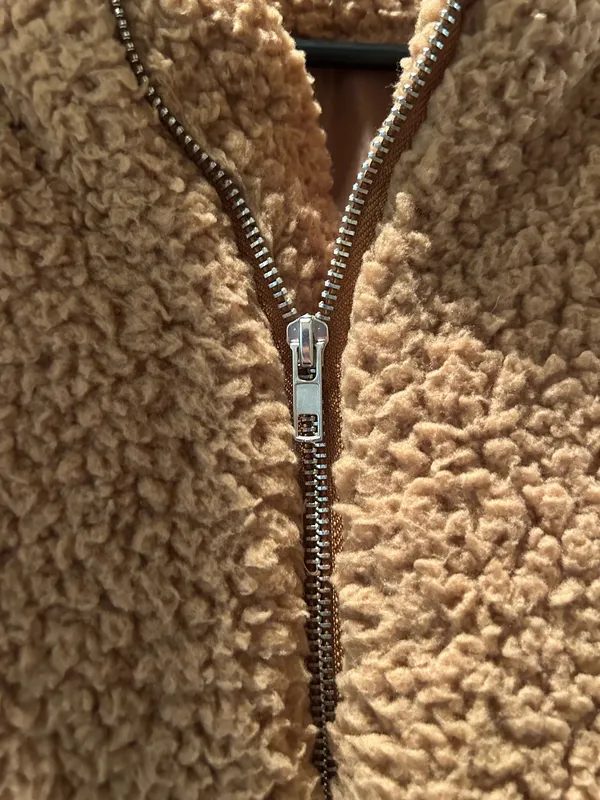 Teddy Bear Coat Urban Outfitters - Image 3