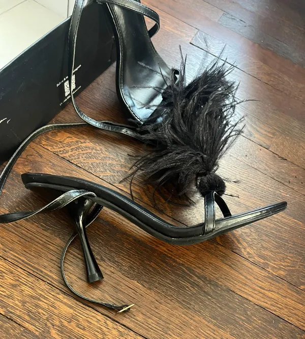Like New! Strappy Feathered Heels Black Size 8 - Image 2