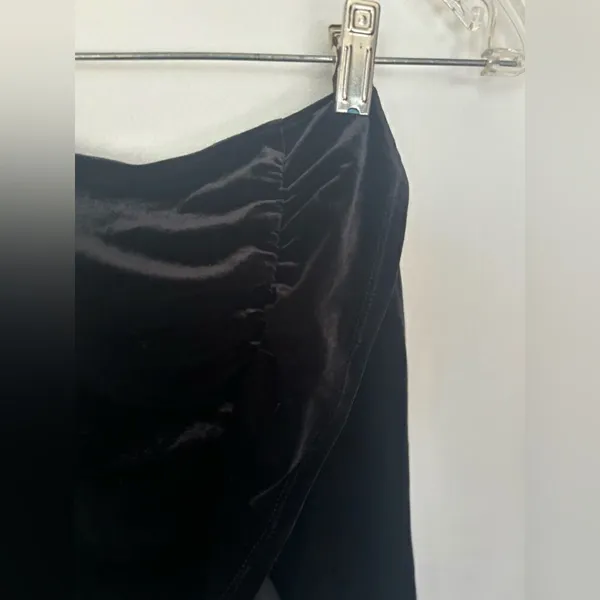 Abercrombie & Fitch Black Velvet Ruffle Mini Skirt Size XS - Image 7