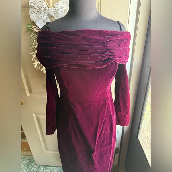 Vintage Rampage purple velvet off the shoulder maxi column dress, size 7/8 - Image 2