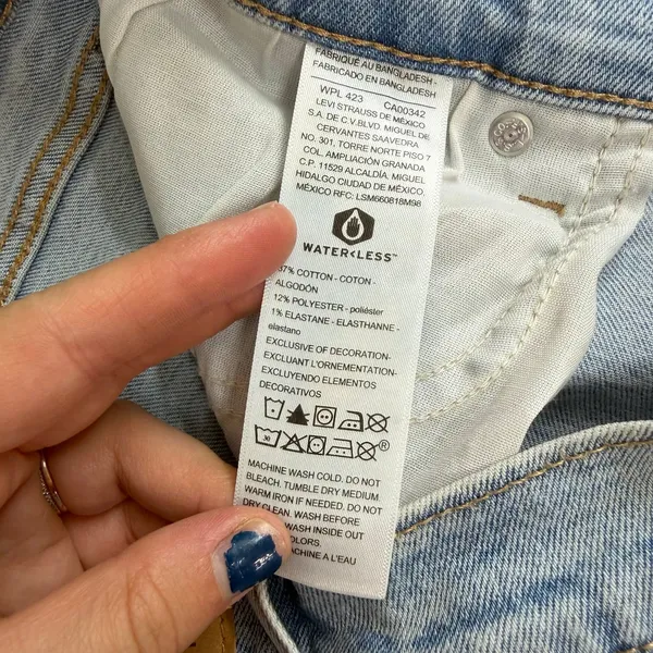 Signature by Levi Strauss light wash‎ heritage high rise Bermuda denim shorts 12 - Image 8