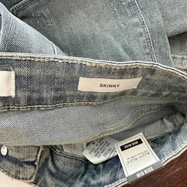 NWT Judy Blue mid rise‎ distressed skinny jeans size 30 - Image 5