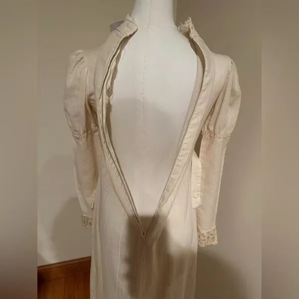 1970’s Prairie-Style Delicate Vintage Cream Puff Sleeves high neck bodice, waist - Image 4