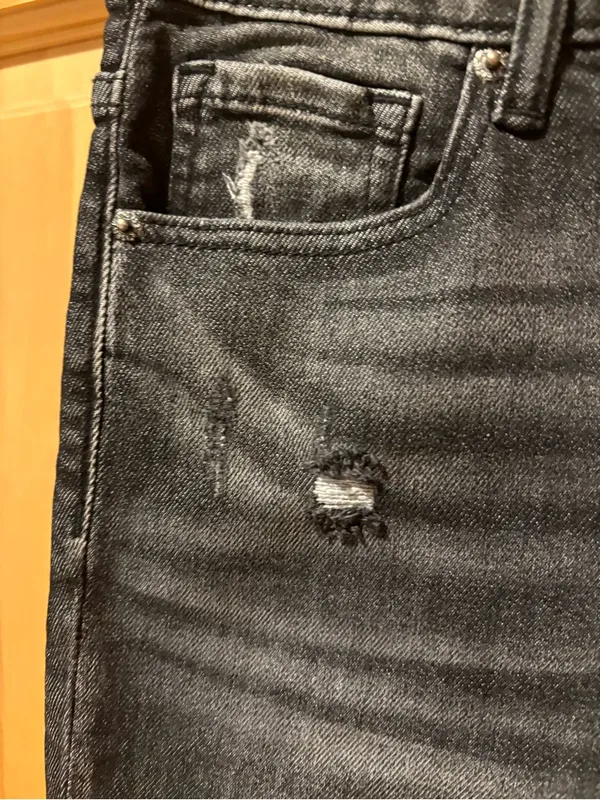 Risen women’s The Hazen Distressed Skinny Jeans size 27/5 black/grey NWT - Image 4
