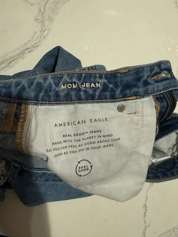 American Eagle Outfitters Mom Jeans - Image 4