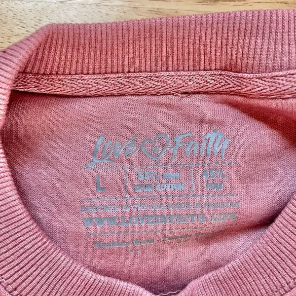 New Berry "Cozy Season" Christmas Winter Graphic Sweatshirt Size L - Image 4