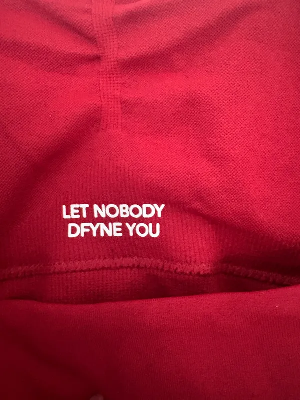 DFYNE set red medium  shorts and top new without tags - Image 4