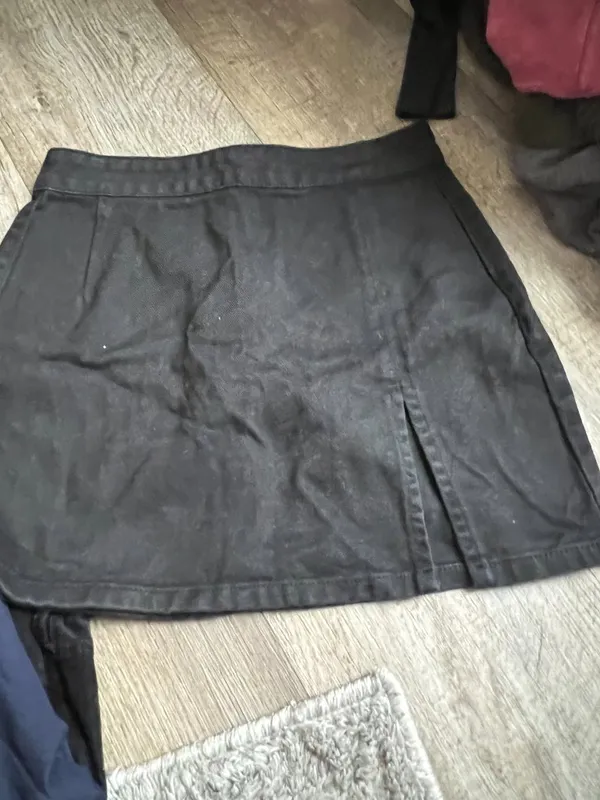 Lioness small black mini skirt - Image 2