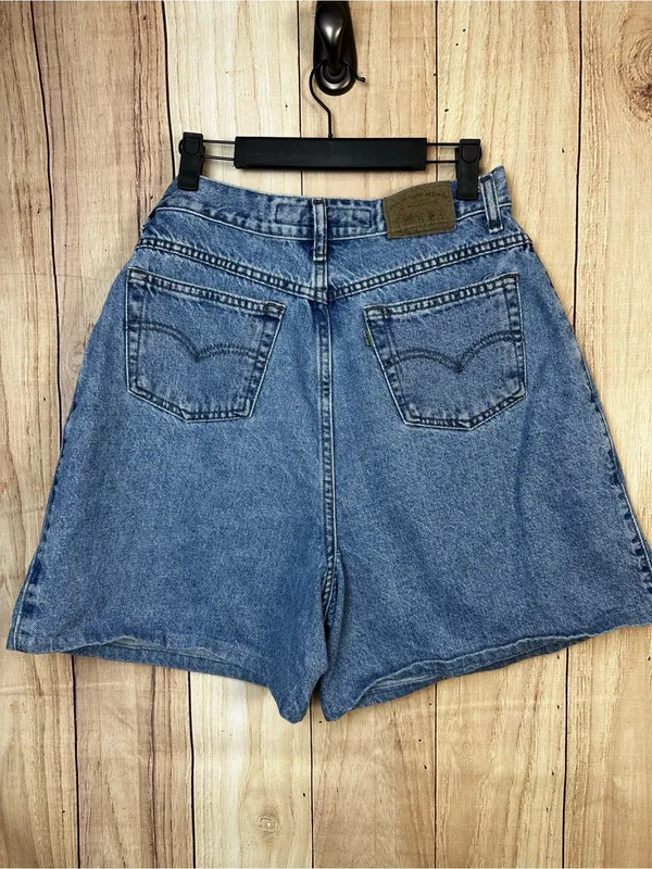 Women’s Levi's 900 Series Vintage High-Waist Blue Denim Shorts - Image 6