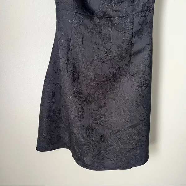 Lulu’s Women’s Black Floral Square Neck Open Back Mini Dress Size Small New - Image 3