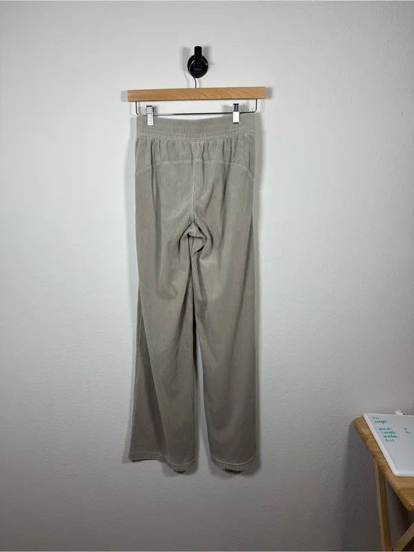 Lululemon Scuba Mid-Rise Wide-Leg Pant Velvet Cord Riverstone Size 2 - Image 12