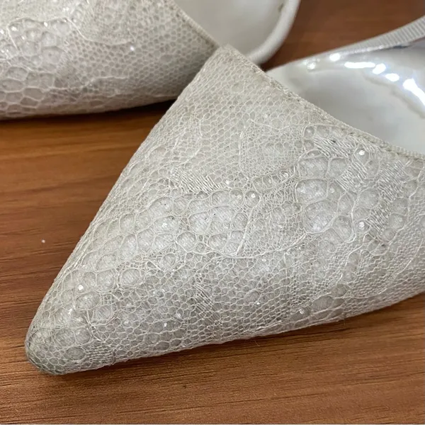 Badgley Mischka “Lola” d’Orsay Pumps White/Silver Lace Wedding Heels Size 8 - Image 12