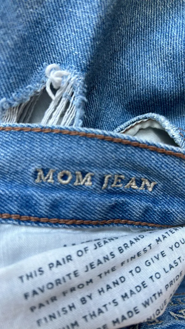 American Eagle Mom Jeans - Image 3