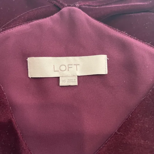 Ann Taylor Loft Women Tank Top Size Xsmall XS‎ Maroon Velour V Neck Cami Lined - Image 3
