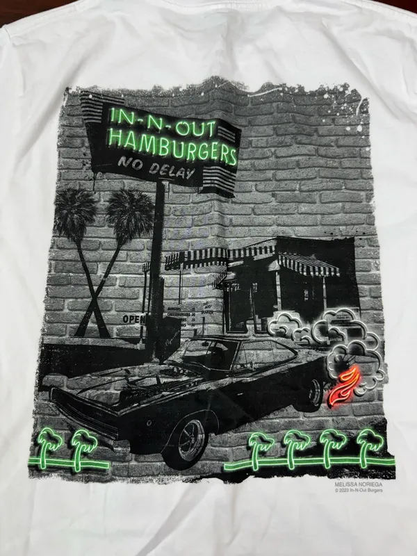 In-N-Out Las Vegas White Graphic Tee Shirt Size Medium - Image 4