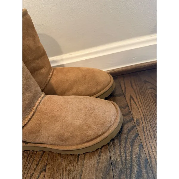UGG Womens Classic Short Boots | Chestnut | Womens Sz 5 $190 MSRP - Image 5