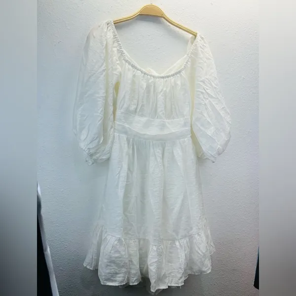 Elegant White Dress Size 10 - Image 8