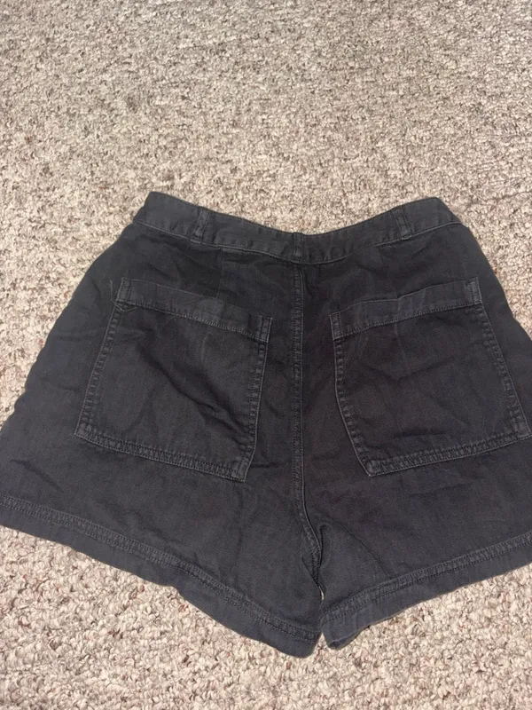 Universal Threads black shorts - Image 3