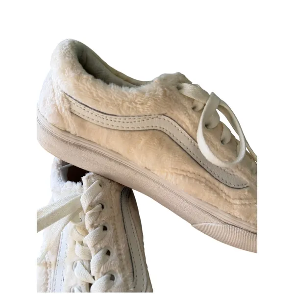 Vans Old Skool Sherpa Faux Fur Sneakers Ivory Cream Women's 7.5 - Image 5