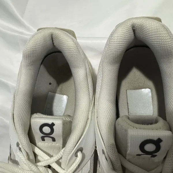 ON On Clouds The Roger Clubhouse Pro Sneakers, White Ice, Size 9 Womens - Image 11