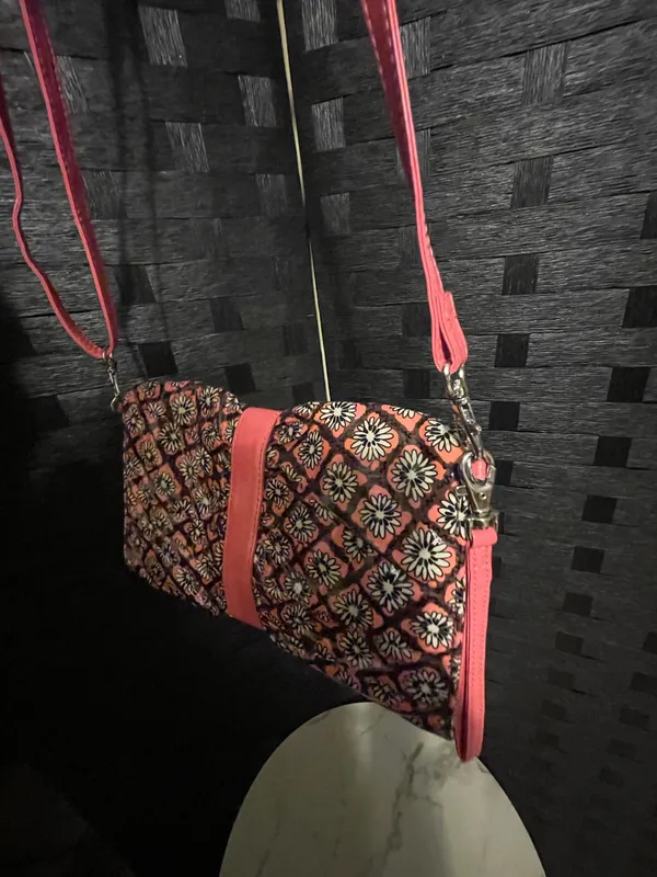 Vera Bradley Pink Brown Crossbody Floral Clutch Bag Vinyl Multiple Wear Classic - Image 6