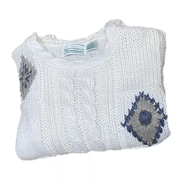 VINTAGE 80s SHENANIGANS Women’s White Sweater Hand Knitted Flower Design Small - Image 9