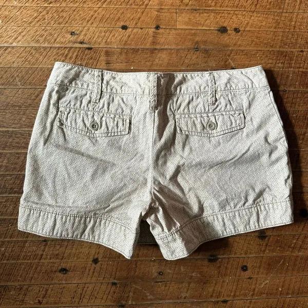 Gap tan floral flat front size 6 chino preppy vacationcore shorts - Image 3
