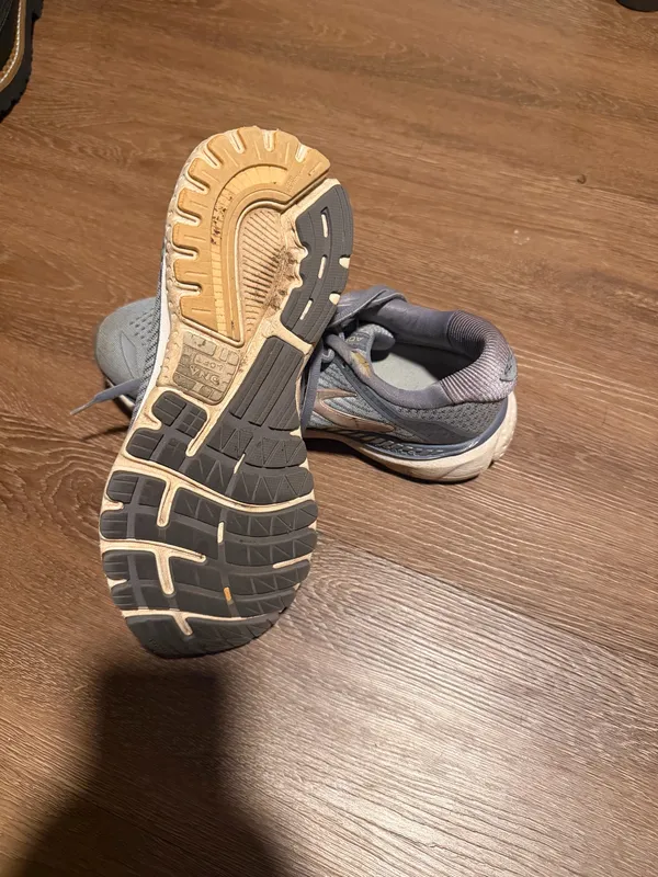 Brooks Running Shoes Women’s - Image 2