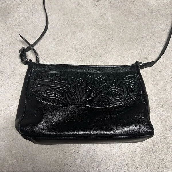 The Sak Ventura Small 100% Leather Crossbody Black Onyx Leaf Floral Printed - Image 2