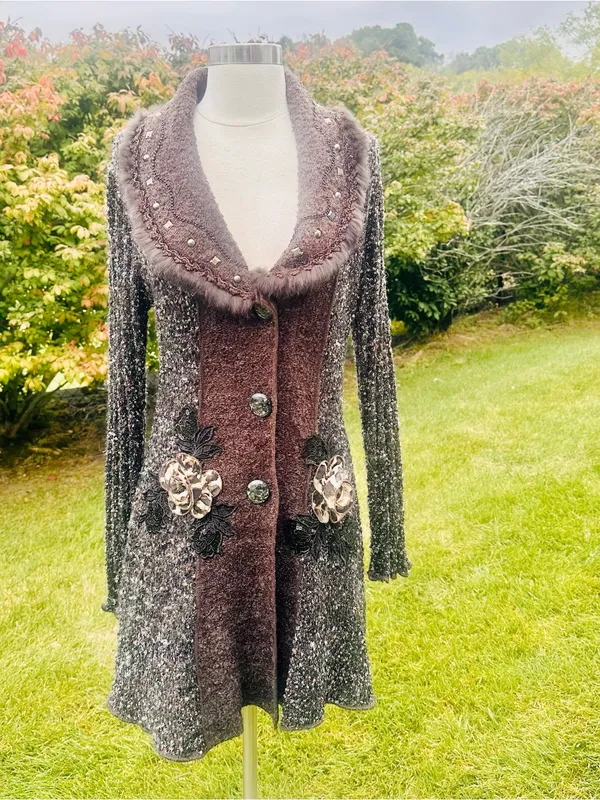 Sioni vintage Y2K-era "Art to Wear" knit sweater coat - Image 4