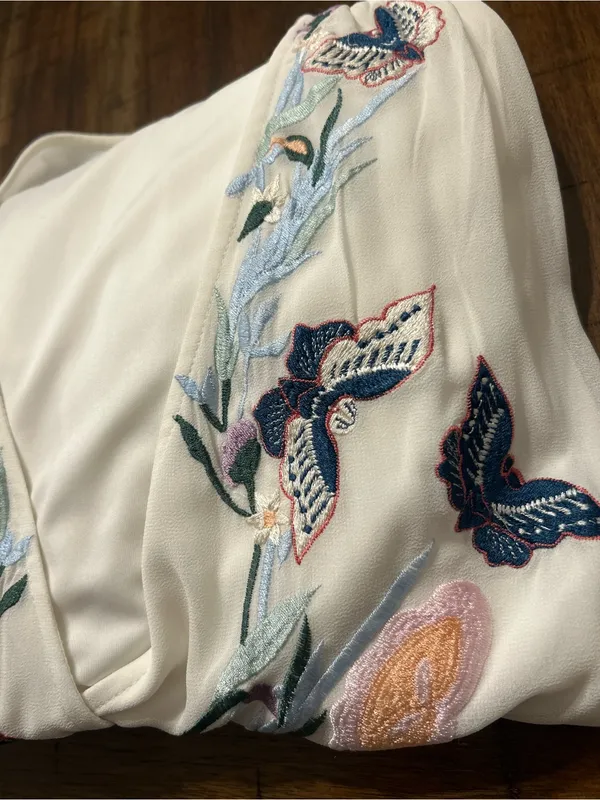 Hope & Ivy Maternity size 8-gorgeous embroidered wrap dress - Image 12