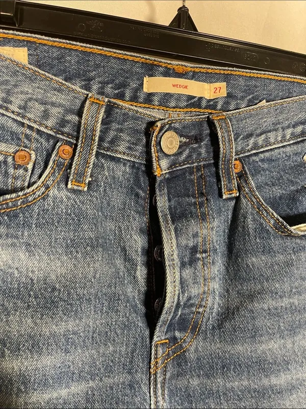 Levi’S Womens Wedgie Distressed Jean 27 - Image 2