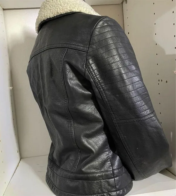 Women's Black Faux Leather Jacket M Quilted Sleeves Sherpa Collar - Image 4