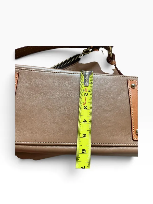 Dooney & Bourke smooth leather large hobo handbag mustard brown leather large - Image 8