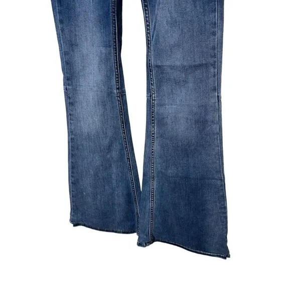 Free People Penny Pull On Flare‎ Jeans 24 Medium Blue - Image 3